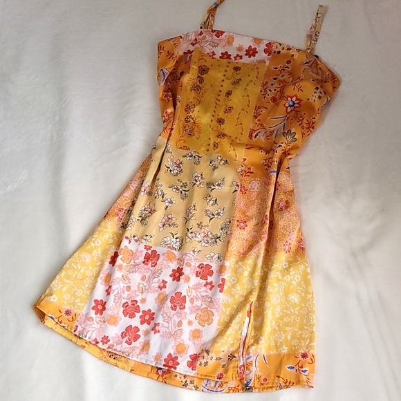 Urban Outfitters Dresses & Skirts - 🏵 70S INSPIRED PATCH PATTERN FLORAL SUMMER DRESS